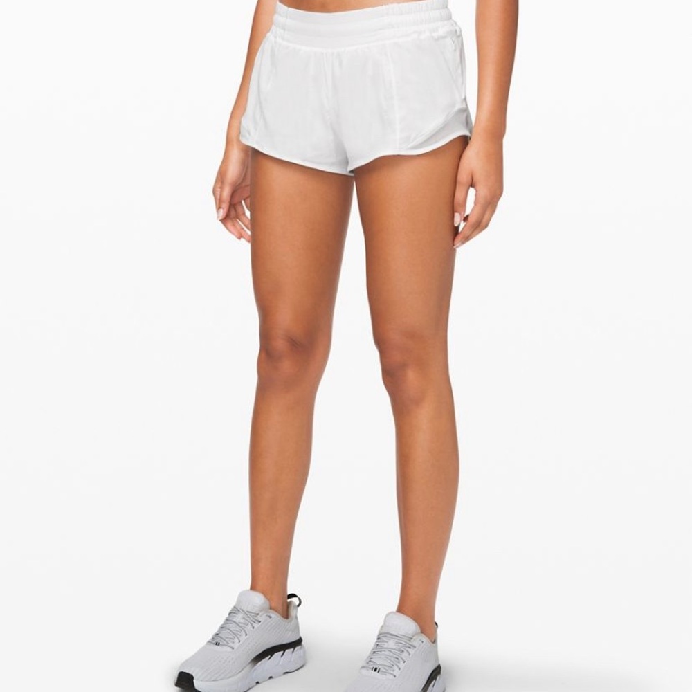 Lululemon hotty hot shorts 2.5”